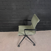 Vitra physix Konferenzstuhl mit Netzbezug