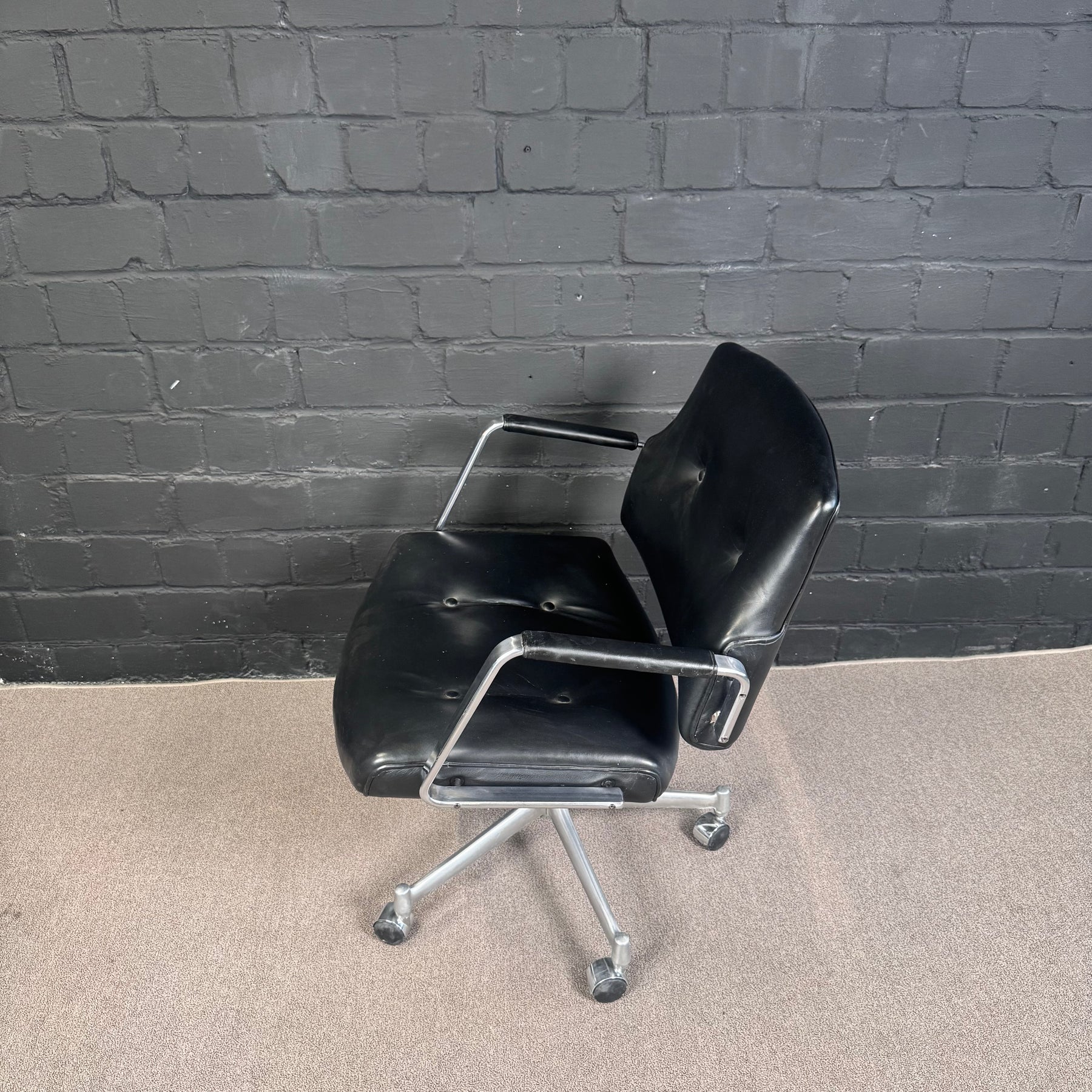 Girsberger Eurochair / Vintage Leder Bürostuhl mit Armlehnen