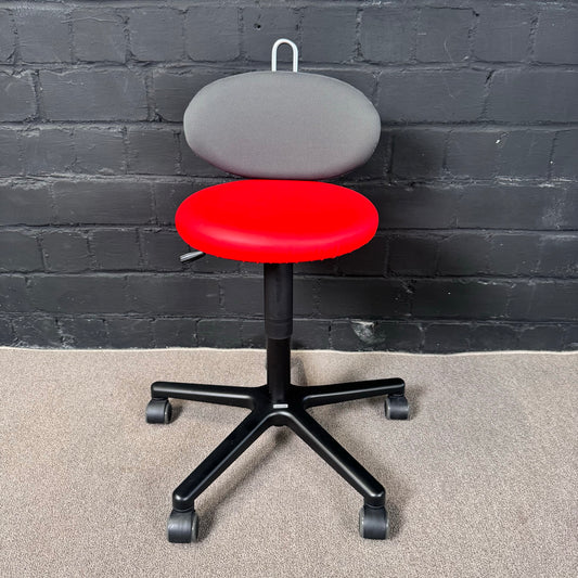 Leitner Ergomöbel Twist Ergonomischer Arbeitshocker rot/grau/scahwarz