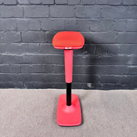 Dauphin Trendoffice Stehhilfe – Ergonomischer Stehsitz / Pendelhocker rot/schwarz