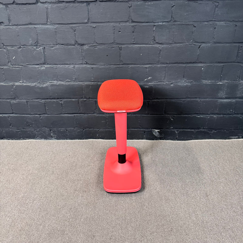 Dauphin Trendoffice Stehhilfe – Ergonomischer Stehsitz / Pendelhocker rot/schwarz