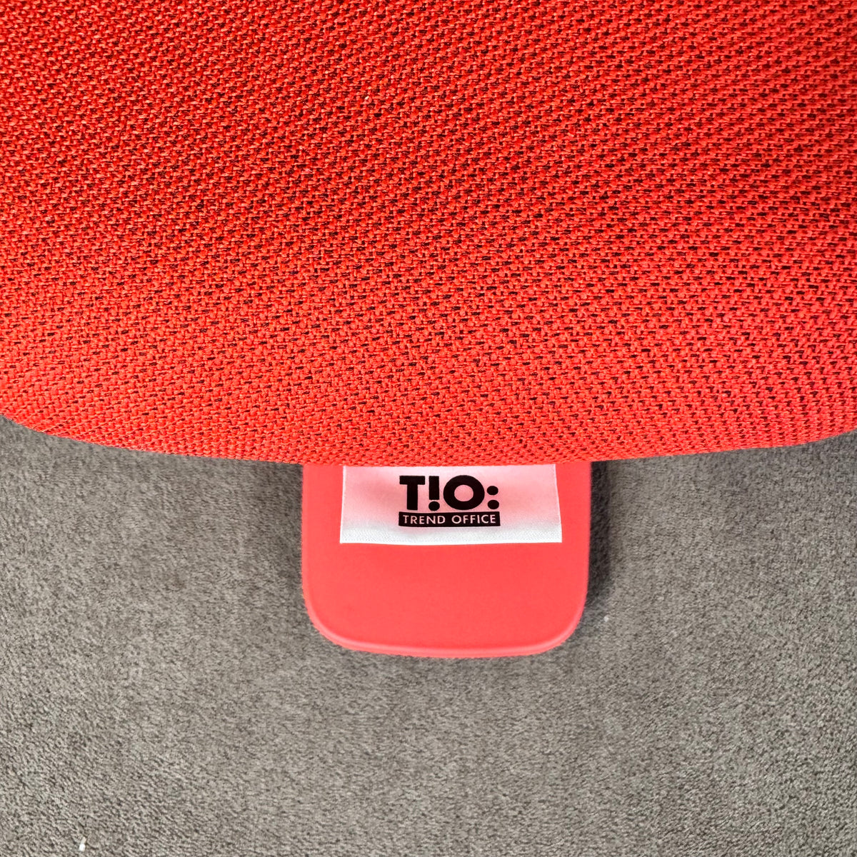 Dauphin Trendoffice Stehhilfe – Ergonomischer Stehsitz / Pendelhocker rot/schwarz