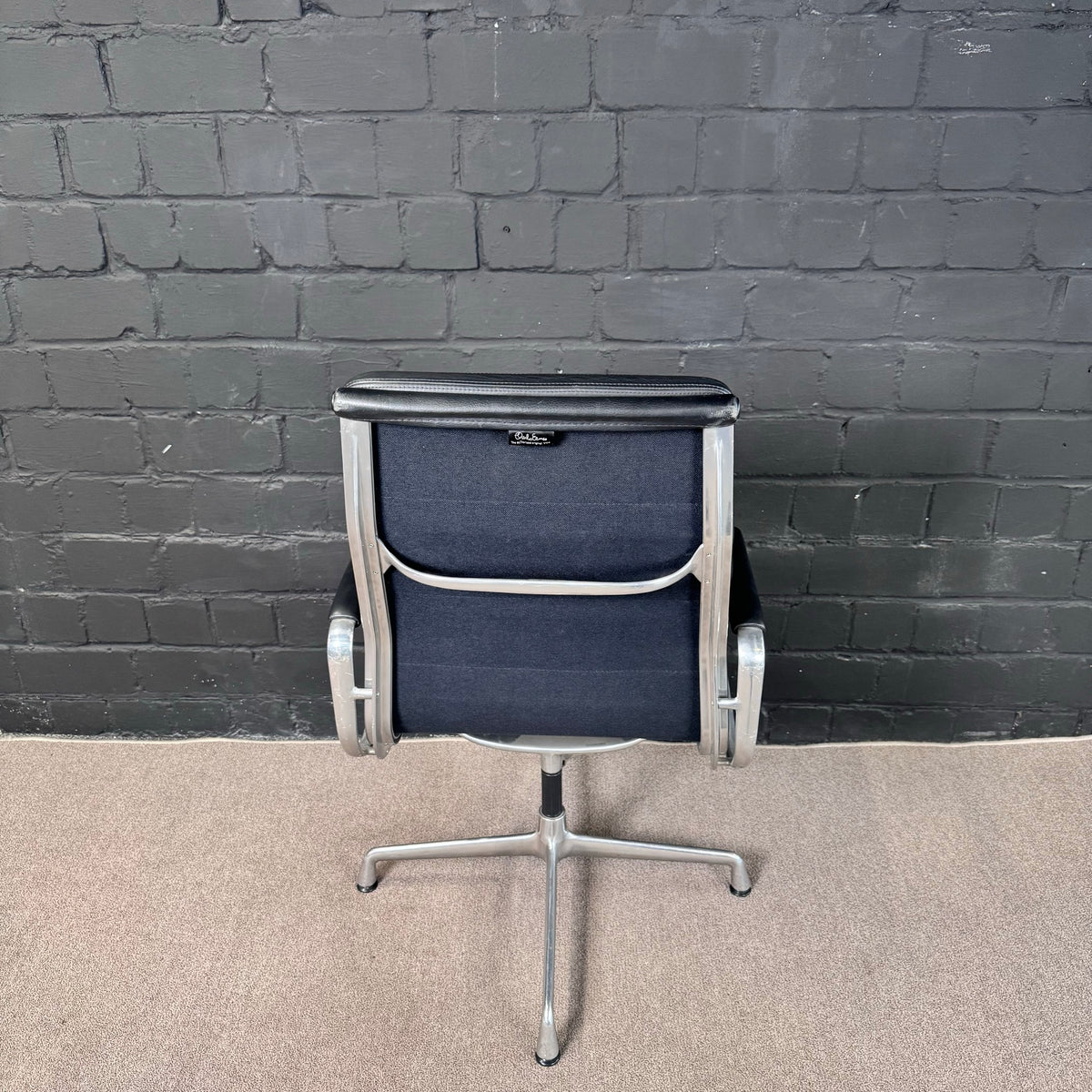 Vitra Eames Soft Pad Group EA 219 / EA 217
