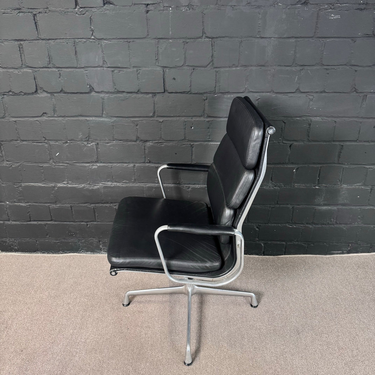 Vitra Eames Soft Pad Group EA 219 / EA 217