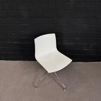 Arper Catifa 46 in Braunbeige – Eleganter Designer-Konferenzstuhl Zweifarbig