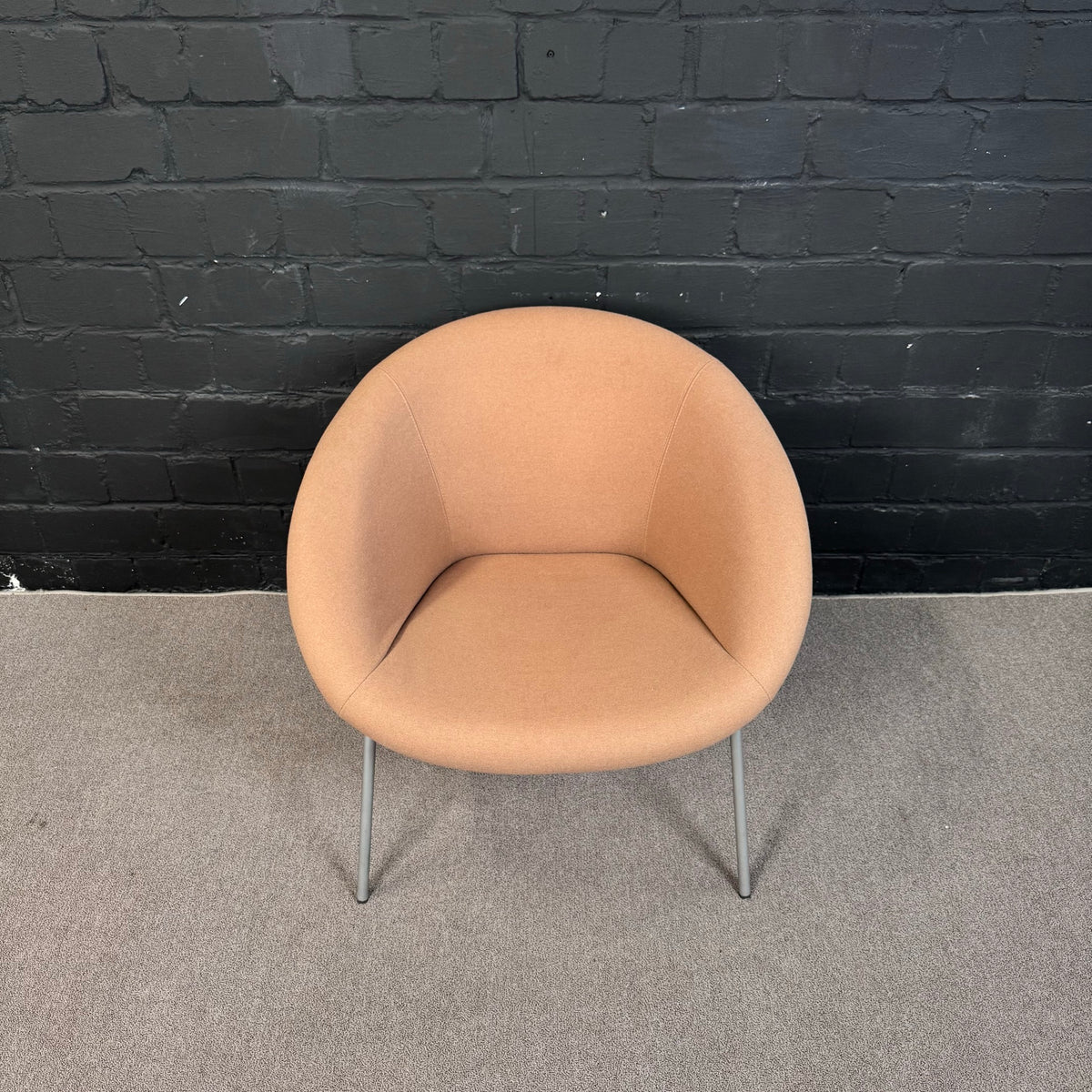 Arper Duna 02 Loungestuhl braun