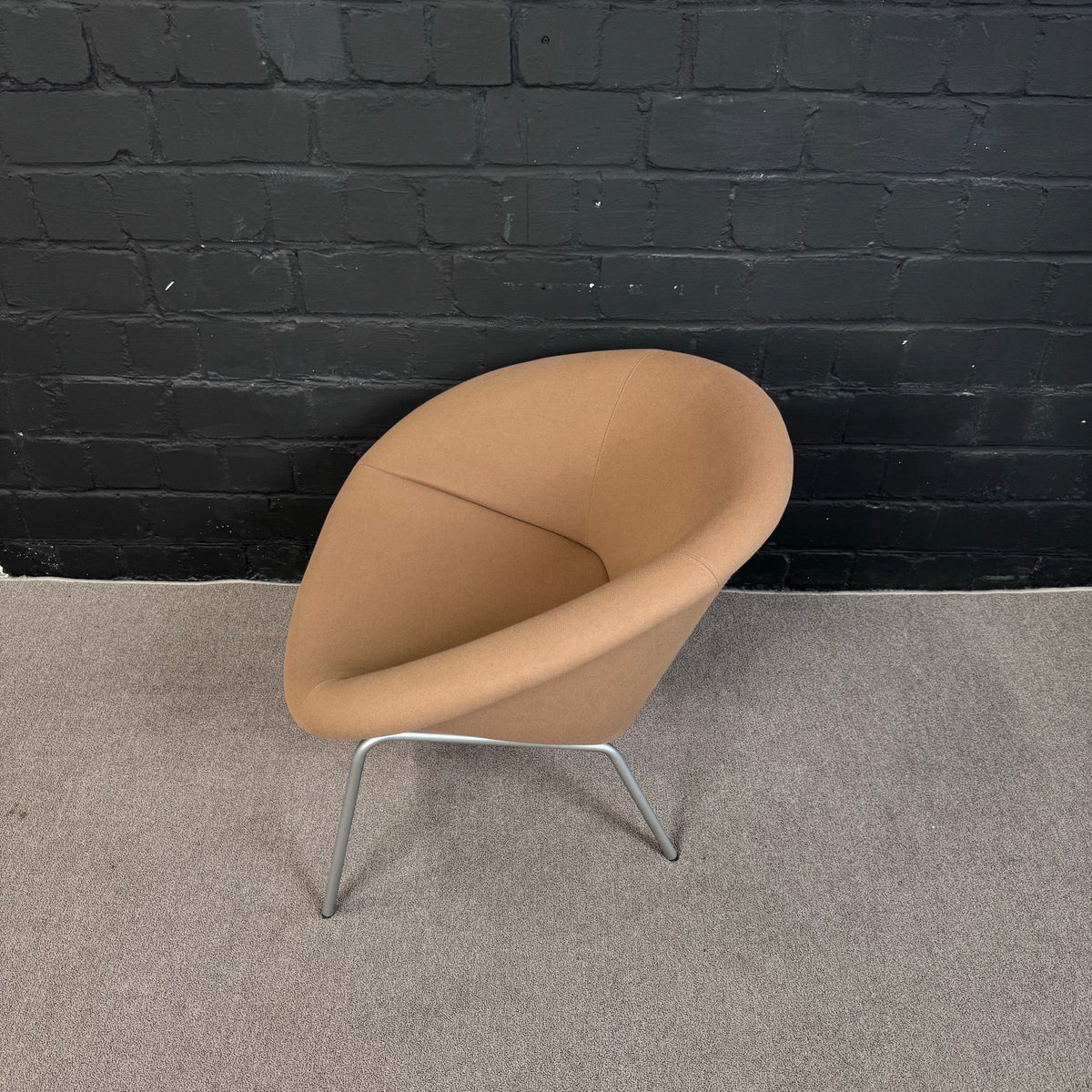 Arper Duna 02 Loungestuhl braun