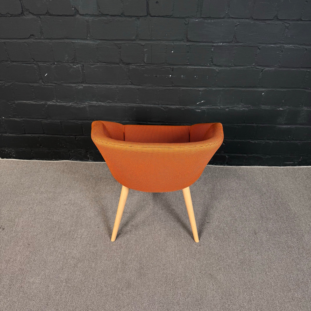 Torasen (The Senator Group) CLR60 Schalenstuhl – Eleganter Polsterstuhl mit Holzgestell