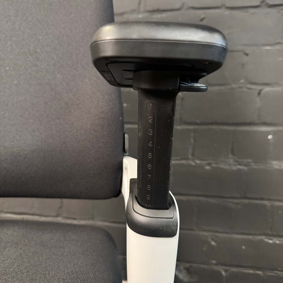 Klöber Connex (CNX98) – Ergonomischer Bürodrehstuhl mit weißem Gestell