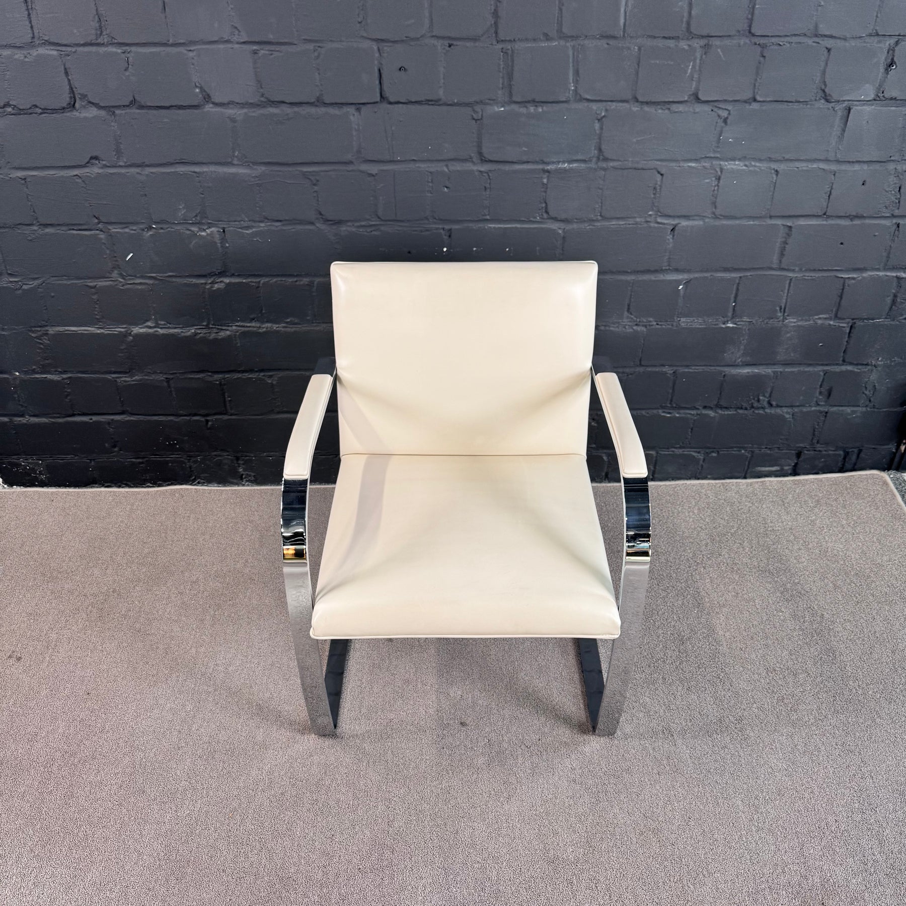 Knoll International Brno Chair – Mies van der Rohe – Leder Weiß/Creme – Designklassiker