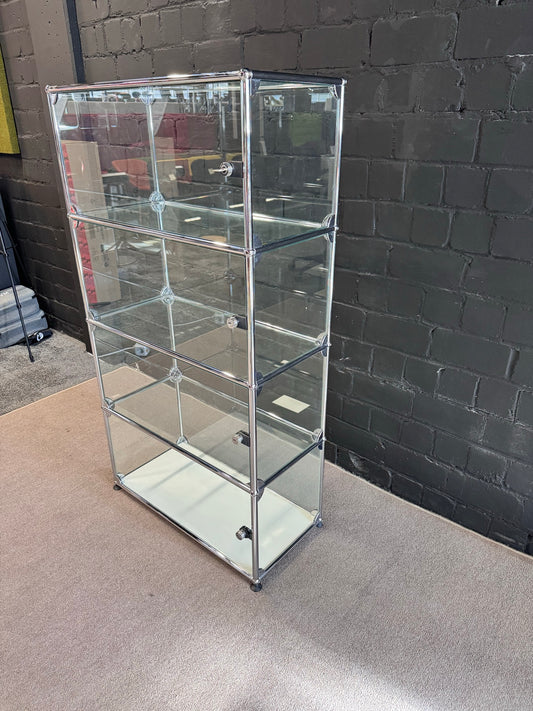 USM Haller Glasvitrine | abschließbar | Chrom & Glas | Designklassiker