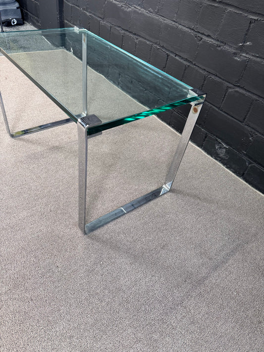 Design Beistelltisch Glastisch – Chromgestell – 70 × 40 cm