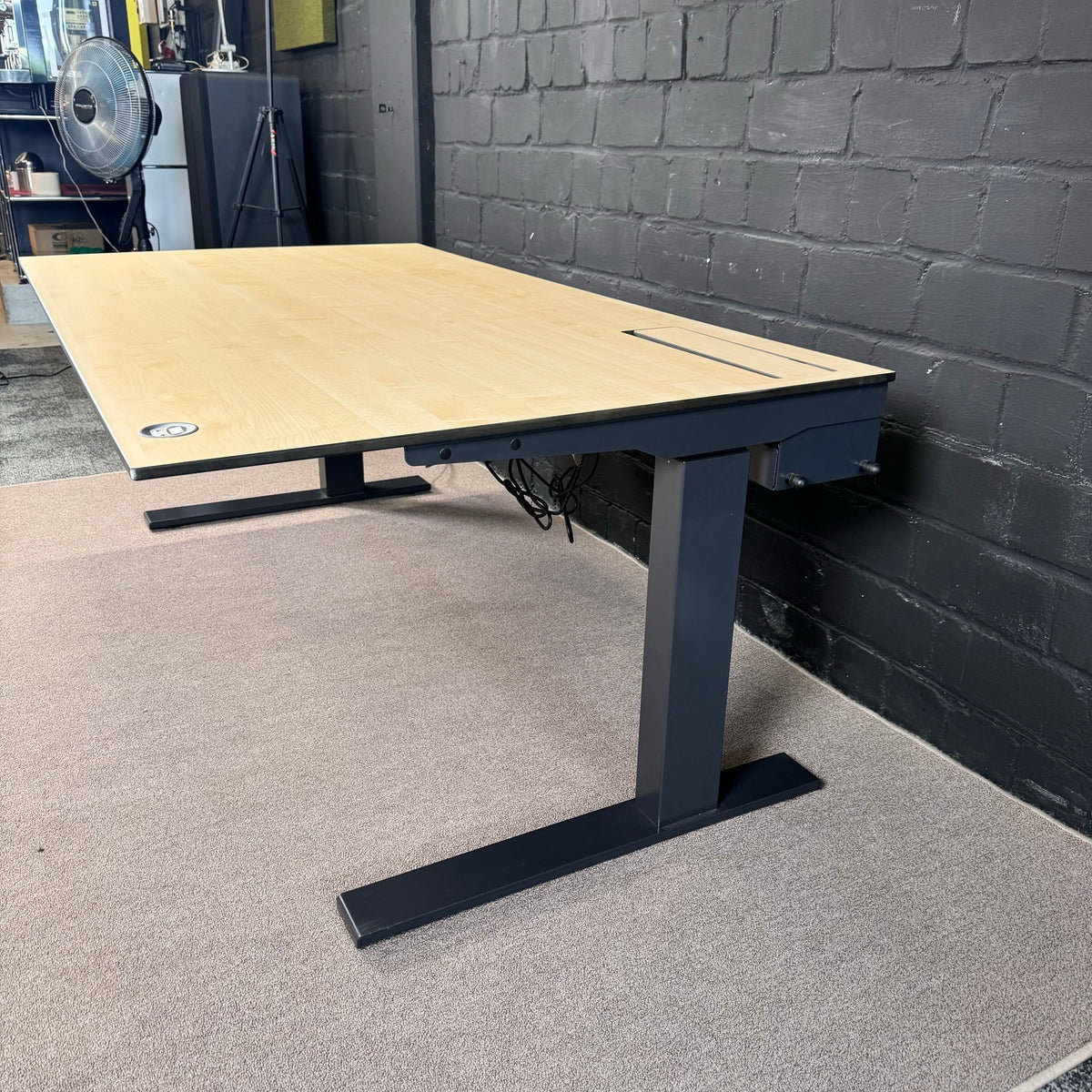 Ahrend elektrischer Schreibtisch 160x90 cm | höhenverstellbar