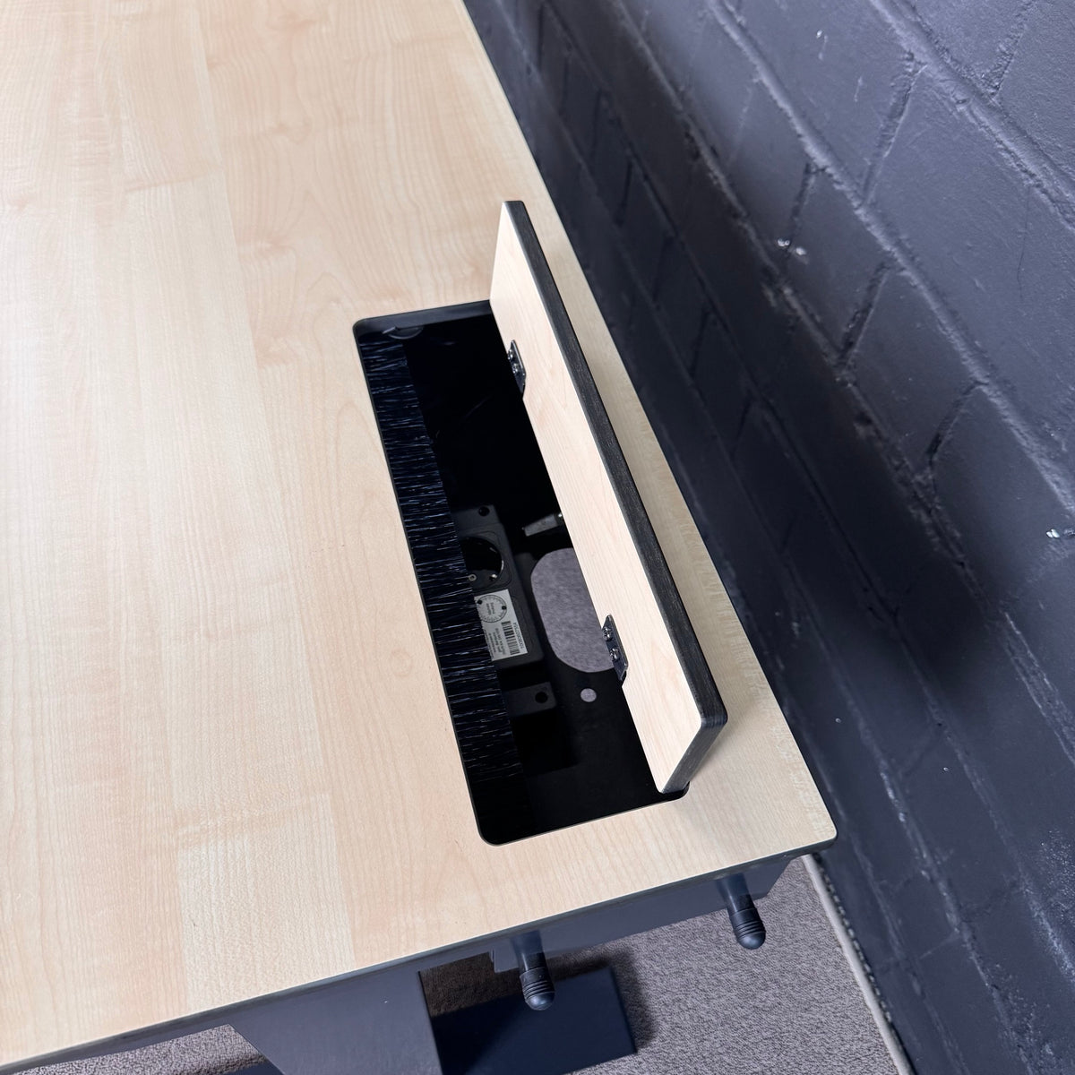 Ahrend elektrischer Schreibtisch 160x90 cm | höhenverstellbar