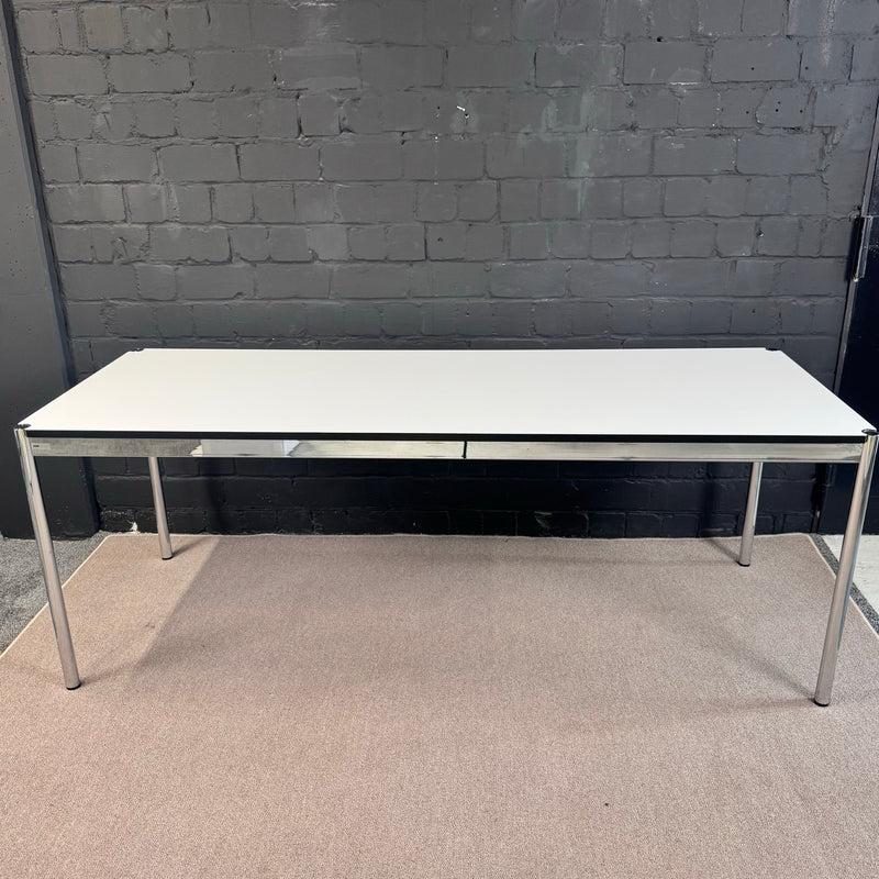 USM Haller Tisch – Designklassiker Schreibtisch / Konferenztisch (200 x 75 cm)