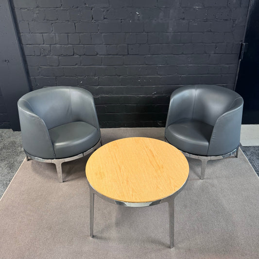 Materia Omni Lounge-Set – Zwei Design-Sessel inklusive passendem Beistelltisch