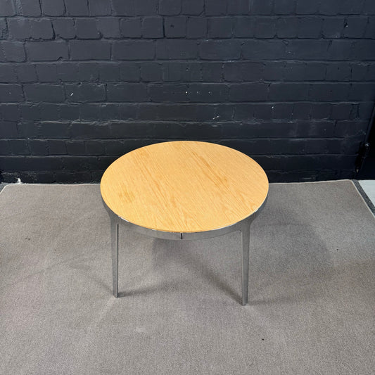 Materia Omni Lounge-Set – Zwei Design-Sessel inklusive passendem Beistelltisch