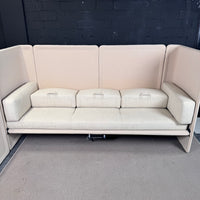 Steelcase Coalesse Lagunitas Doppel-Lounge-System – Zwei verbundene 3-Sitzer mit Akustikwand