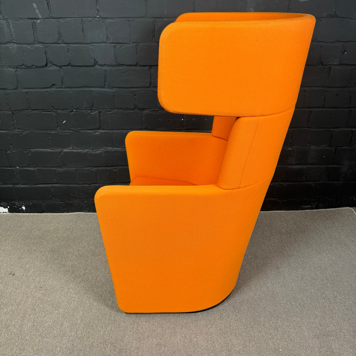 Bene Parcs Wing Chair – Akustik-Ohrensessel in Orange