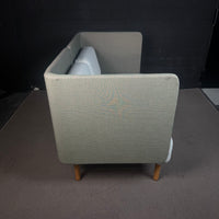 Ahrend 2-Sitzer Sofa – Akustik-Lounge-Sofa mit Holzfüßen