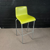 Steelcase Barhocker – Gepolsterter Objekt-Hocker in Limettengrün