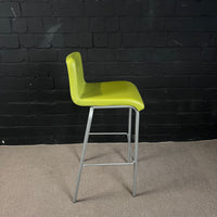 Steelcase Barhocker – Gepolsterter Objekt-Hocker in Limettengrün