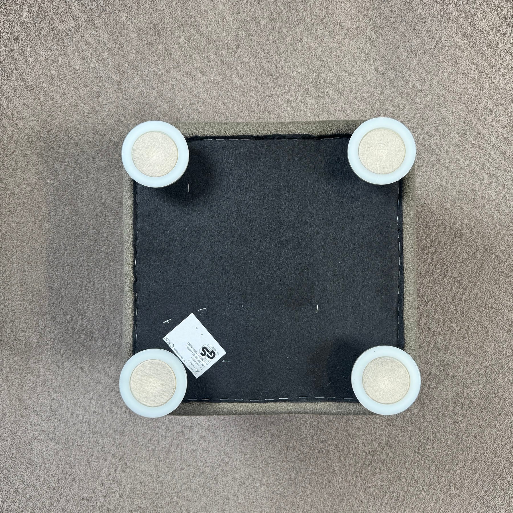 Steelcase Sitzwürfel – Gepolsterter Lounge-Hocker in Olivgrau