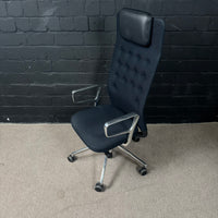 Vitra ID Trim L – Executive-Bürodrehstuhl mit Kopfstütze in Schwarz