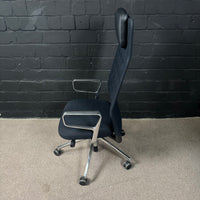 Vitra ID Trim L – Executive-Bürodrehstuhl mit Kopfstütze in Schwarz