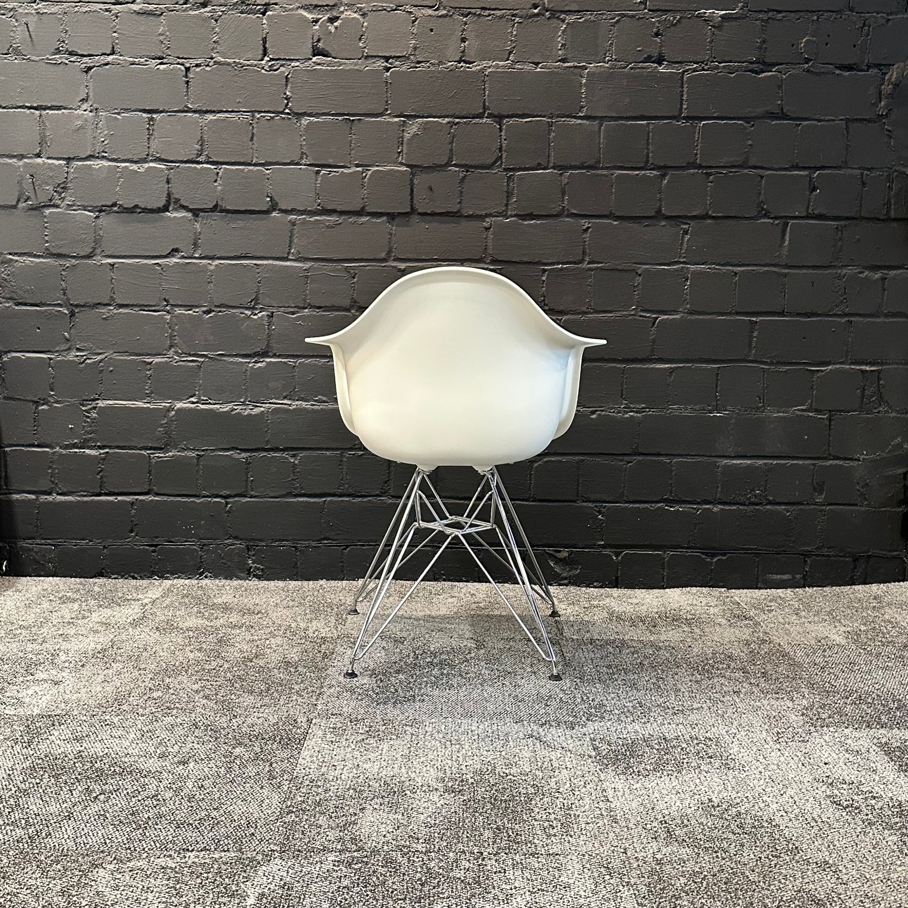 Vitra Eames Plastic Armchair DAR gebraucht - Ansicht 3