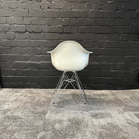 Vitra Eames Plastic Armchair DAR gebraucht - Ansicht 3