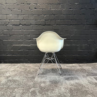 Vitra Eames Plastic Armchair DAR gebraucht - Ansicht 8
