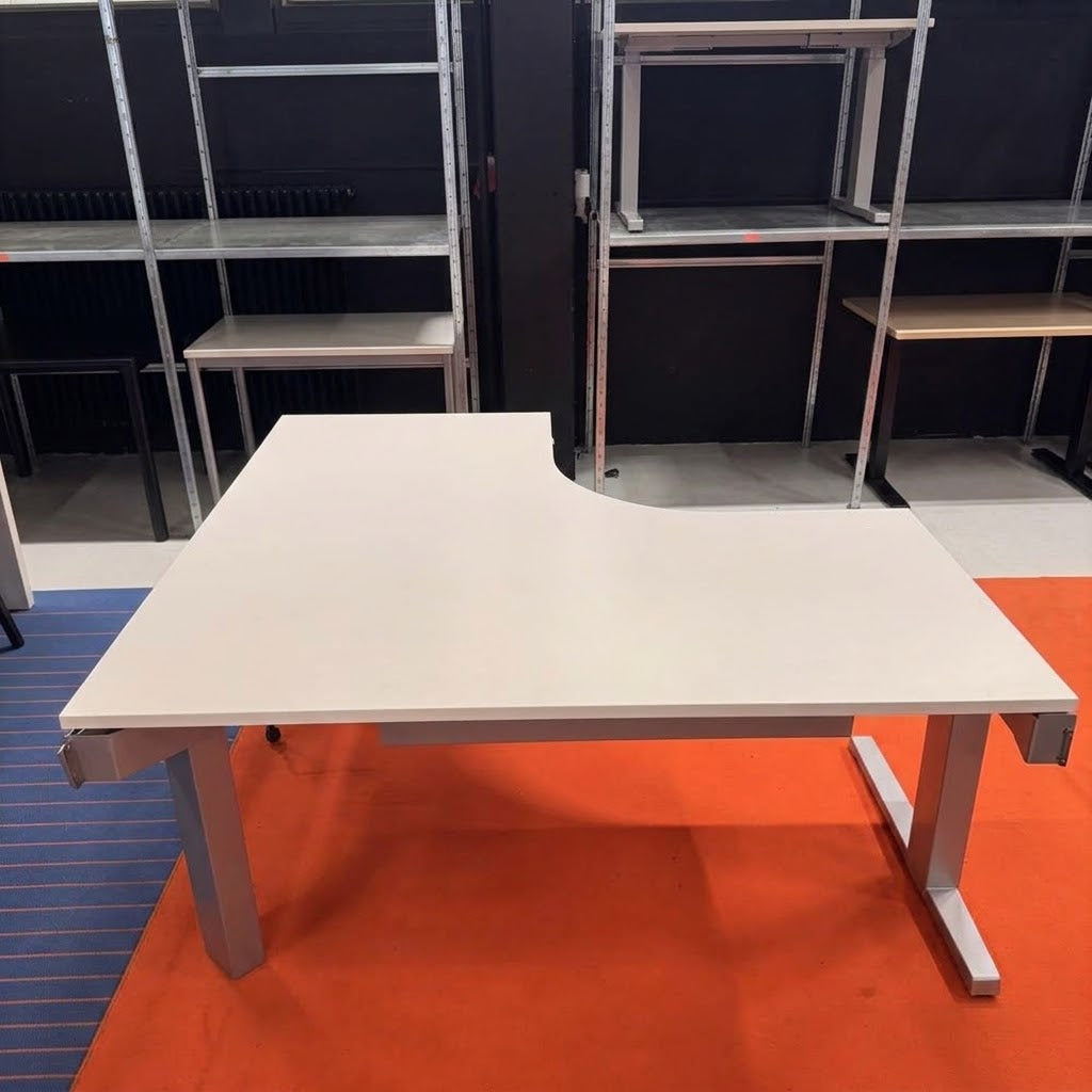 Steelcase Activa Lift 2 – elektrisch Höhenverstellbarer Eckschreibtisch