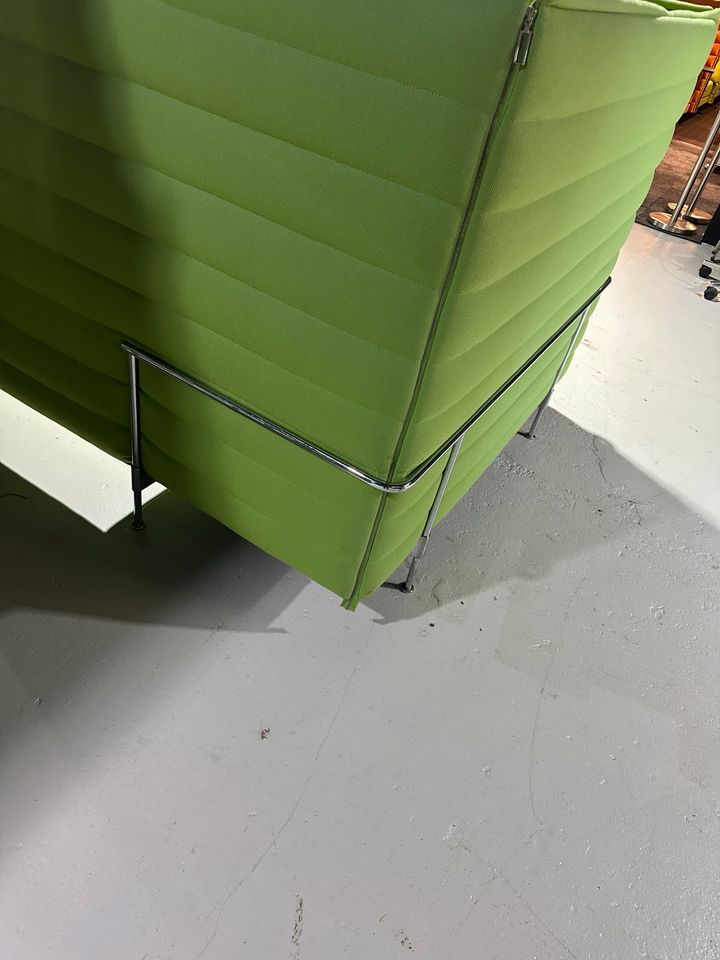 Vitra Alcove Cabin Highback Sofa in Grün