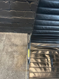 Alu Chair EA 112 Leder Schwarz