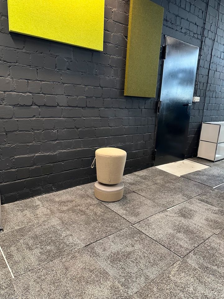 Hocker höhenverstellbar