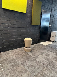 Hocker höhenverstellbar