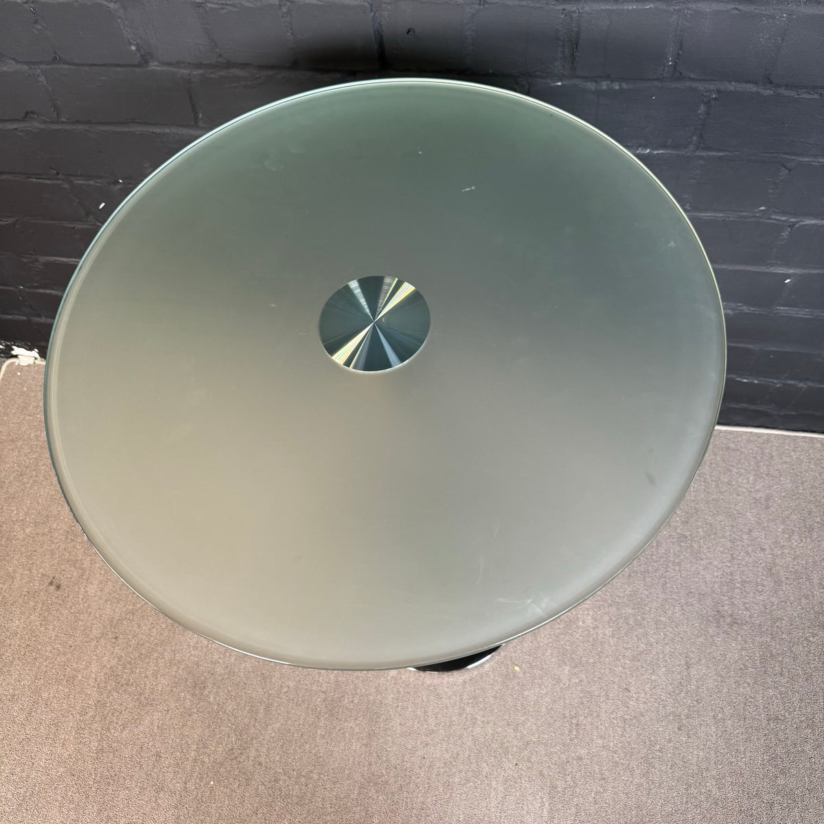 Bistrotisch Glas satiniert, rund, Chromfuß