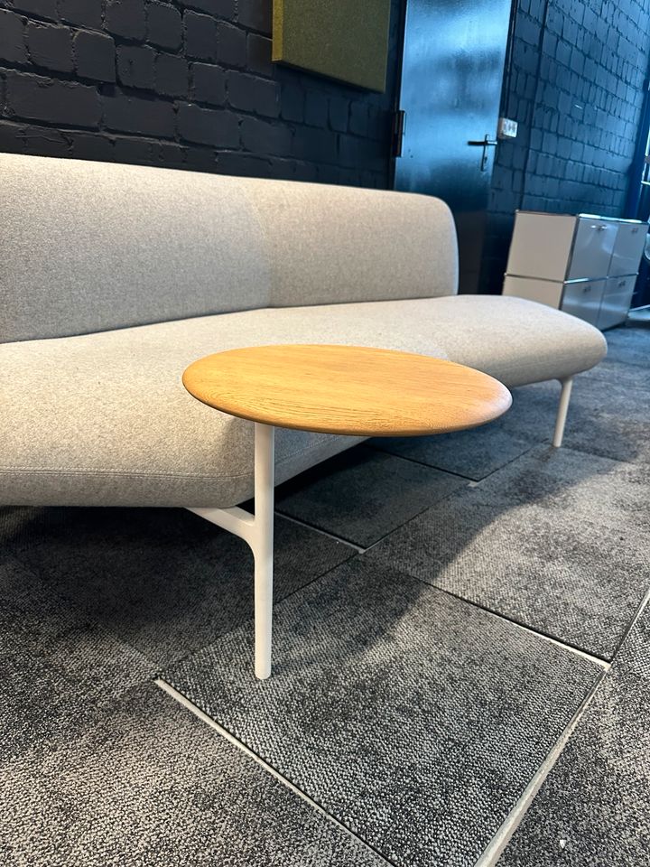 Openest Feather Sofa mit drehbarem Tisch