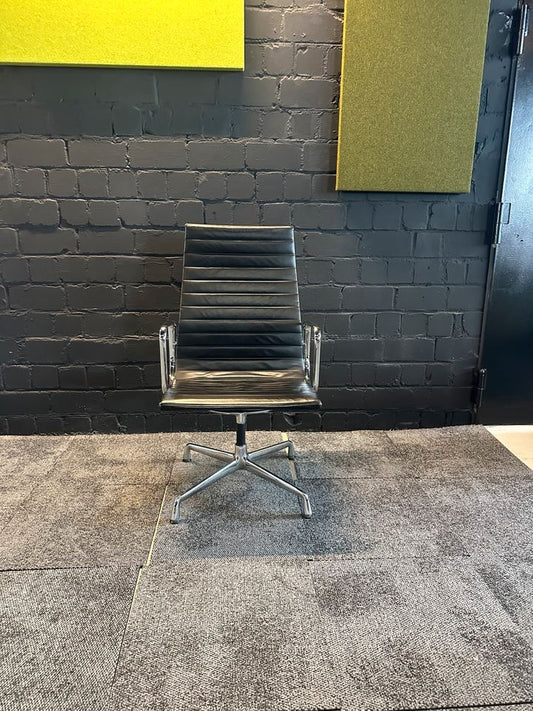 Alu Chair EA 112 Leder Schwarz
