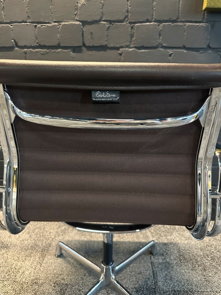 Alu Chair EA 108 Leder Braun