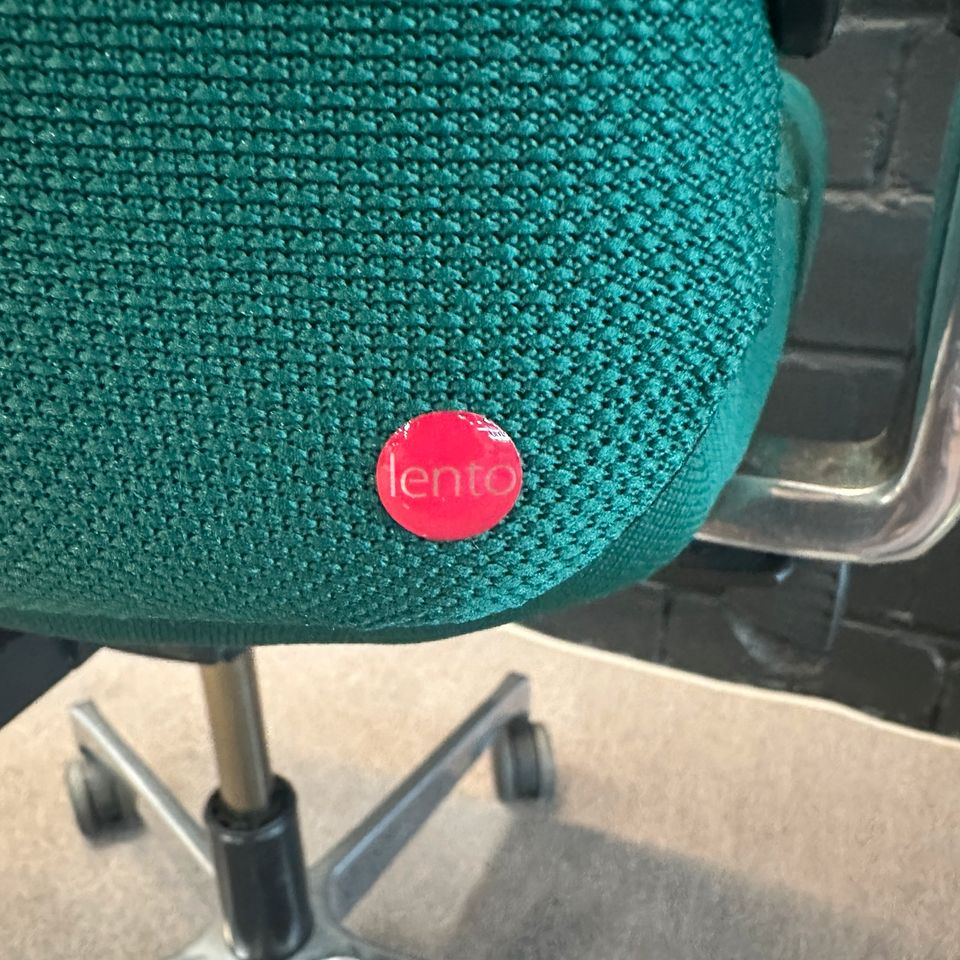 Lento Bürostuhl / Drehstuhl mit Armlehnen, ergonomisch