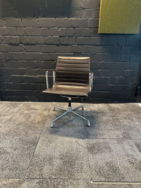 Alu Chair EA 108 Leder Braun