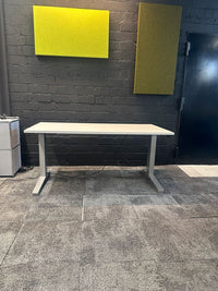 Elektrisch höhenverstellbarer Schreibtisch, 160×80 cm