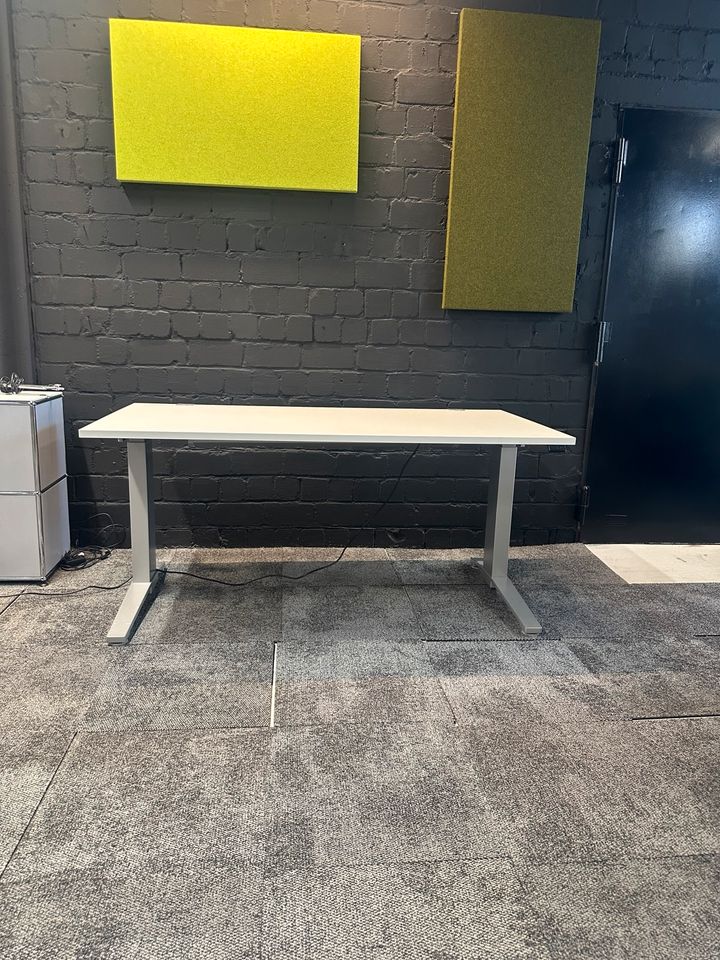 Elektrisch höhenverstellbarer Schreibtisch, 160×80 cm
