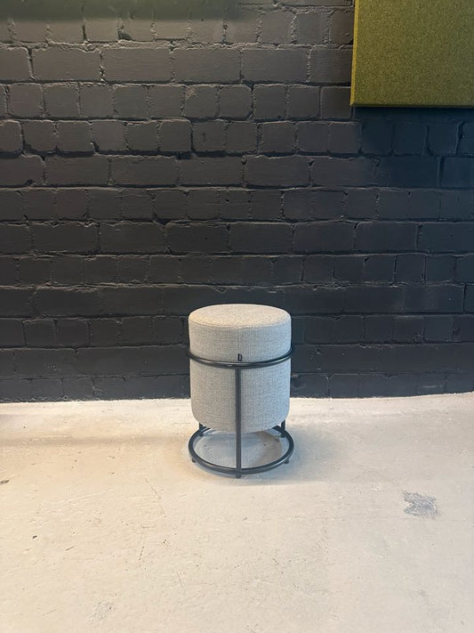 Drop Hocker Hellgrau
