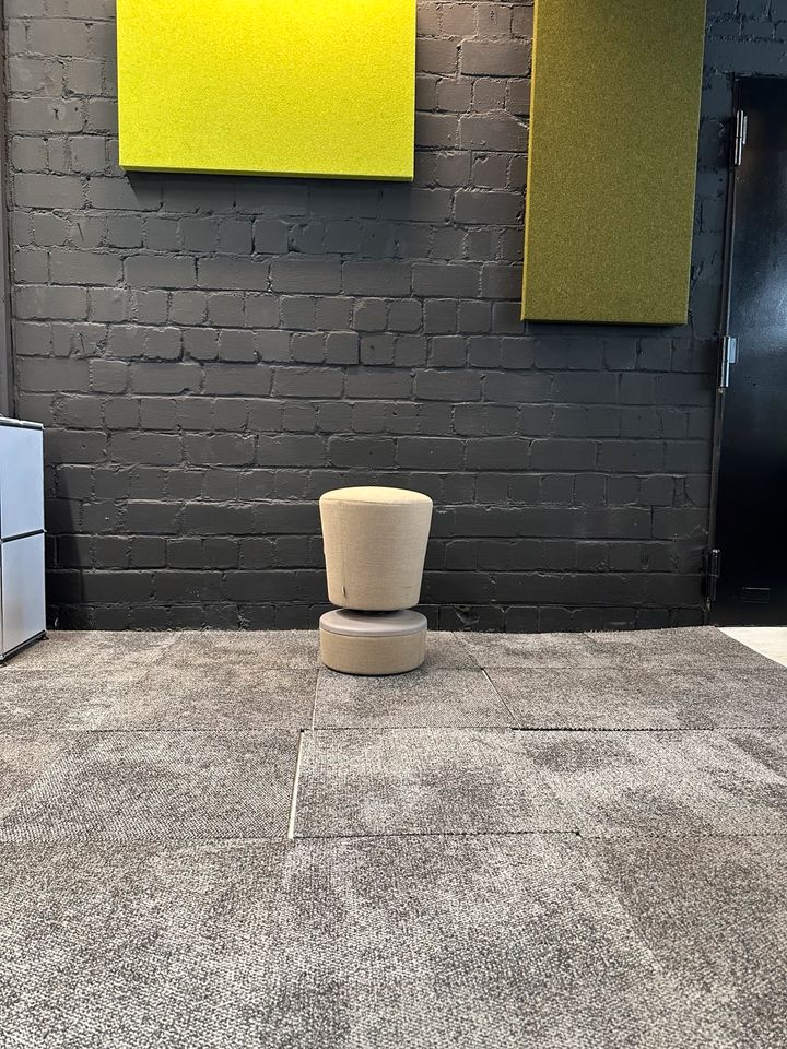 Hocker höhenverstellbar