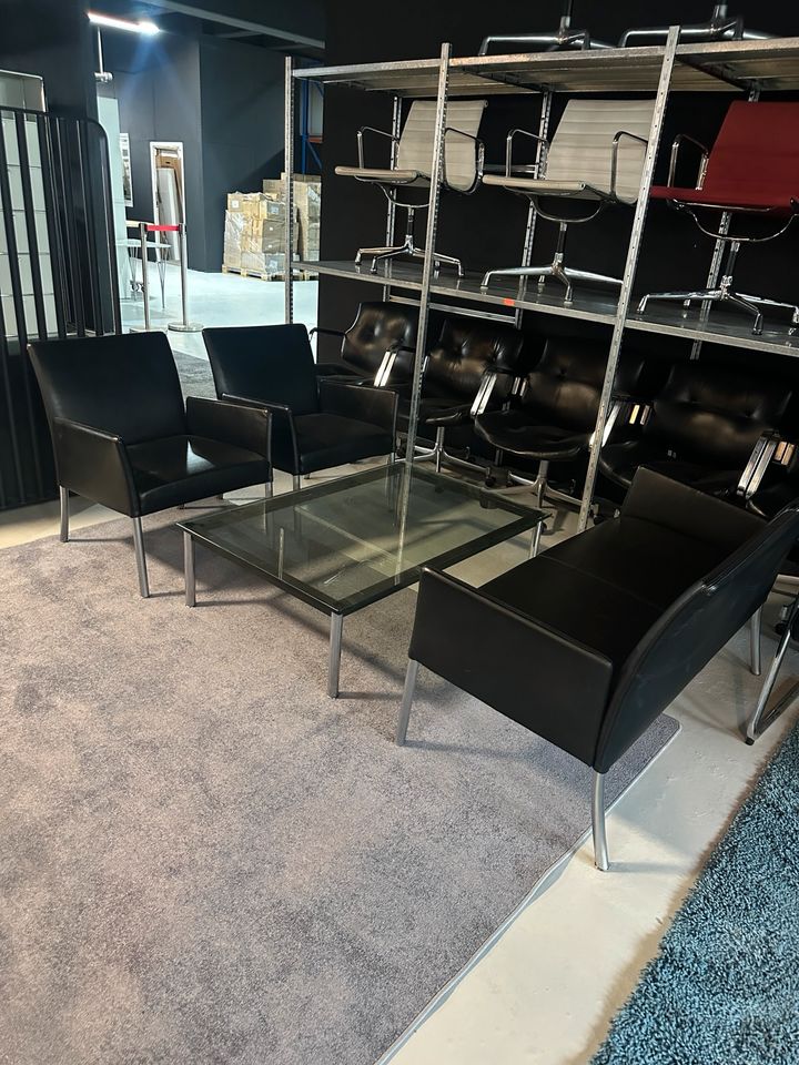 Design-Set: Sofa, Sessel & Glastisch