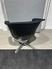 i2i Lounge Chair