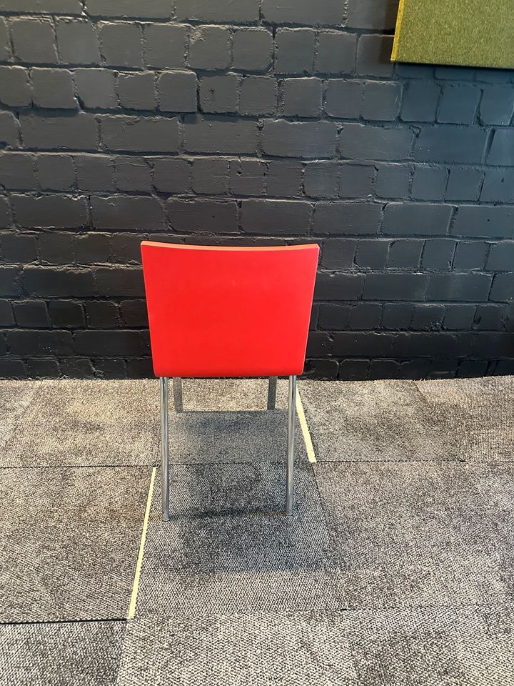 .03 Stuhl Rot
